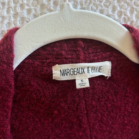 Red cardigan with pockets - Picture 3 of 3